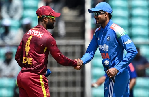 India vs West Indies LIVE 3rd ODI: टीम इंडिया कर रही बल्लेबाजी, यहां देखें लेटेस्ट स्कोर