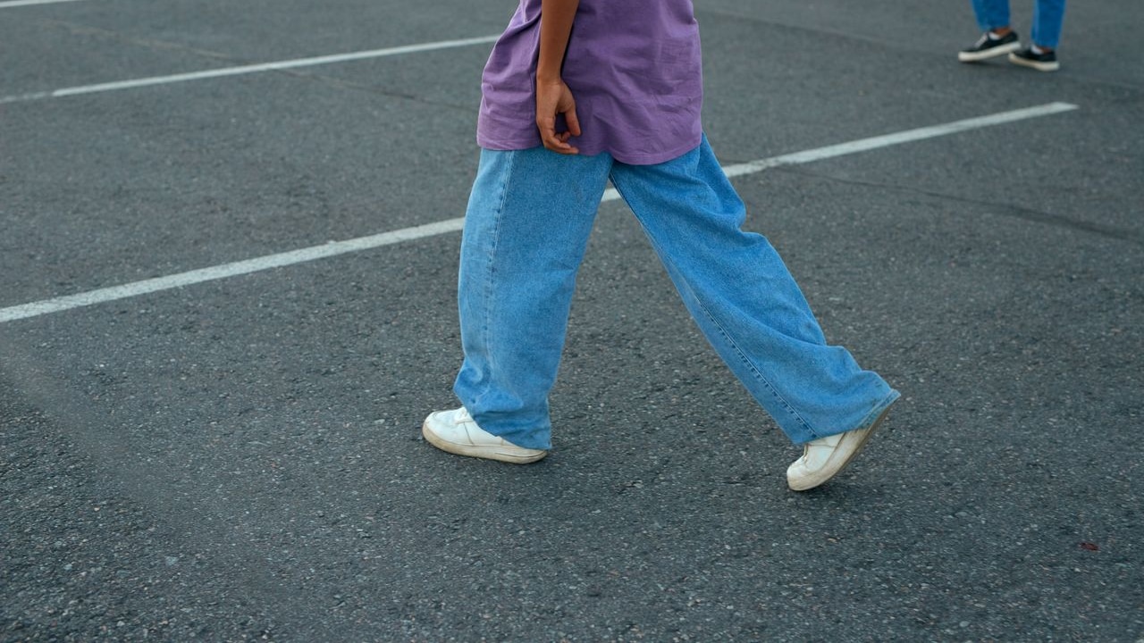 Oversized Tees And Baggy Jeans Trend 2026