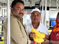 Telangana Bus Conductor Returns Rs 3 Lakh Left Behind By Haj-Bound Couple