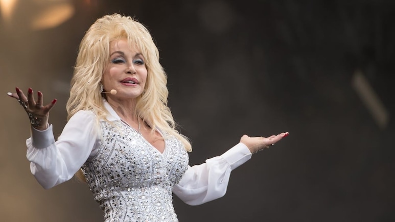 Dolly Parton's Niece Reveals Why The Singer Kept Her Cancer Battle Private
