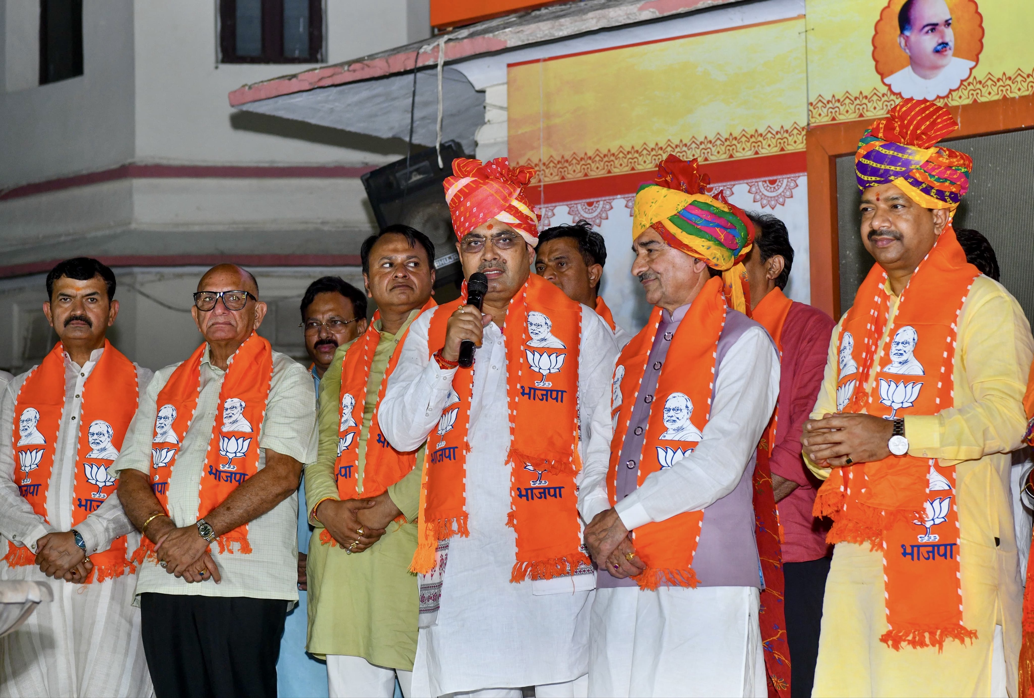बीजेपी का जश्न, नगरीय निकाय चुनाव में बड़ी जीत