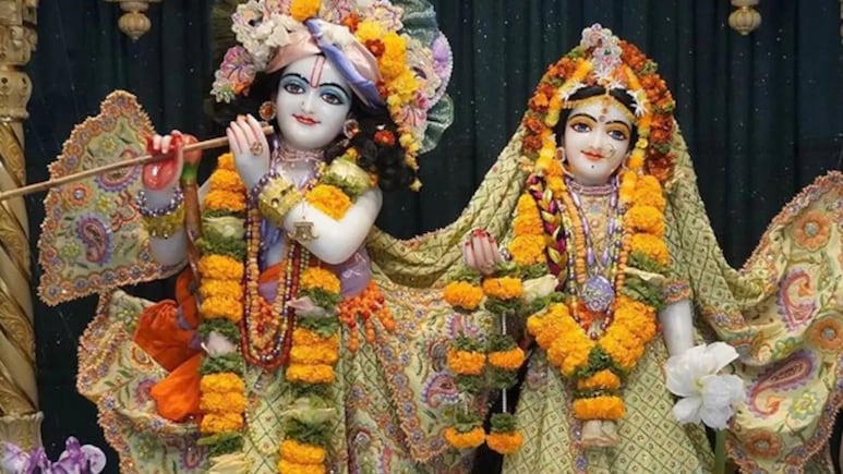 घर पर जन्माष्टमी की पूजा कैसे करें? श्री कृष्ण के इन 7 मंत्रों का करें जाप, पूरी हो सकती है हर इच्छा