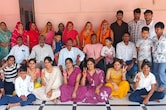 भरतपुर में संयुक्&zwj;त पर&zwj;िवार की मिसाल, परिवार में 55 सदस्यों का एक चूल्हे पर बनता है खाना