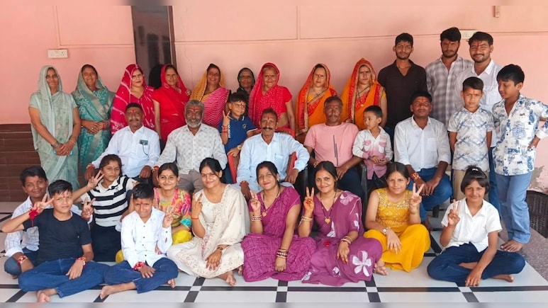 भरतपुर में संयुक्&zwj;त पर&zwj;िवार की मिसाल, परिवार में 55 सदस्यों का एक चूल्हे पर बनता है खाना