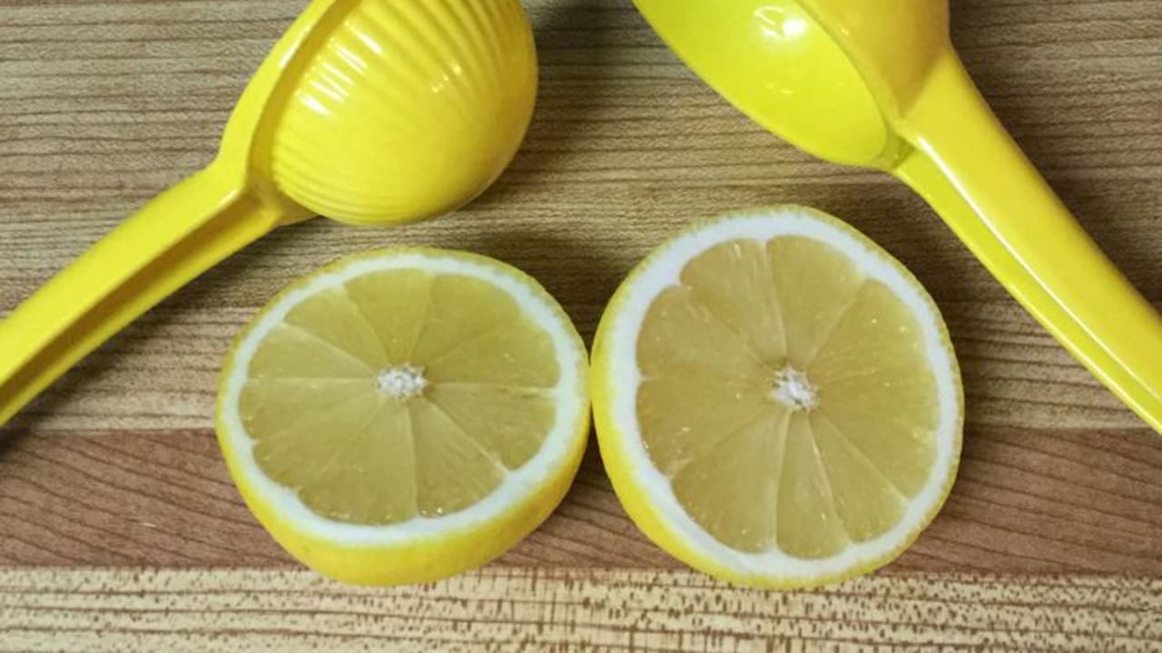 Explore 5 handy lemon squeezers to try from Amazon Explore 5 handy lemon squeezers to try from Amazon
