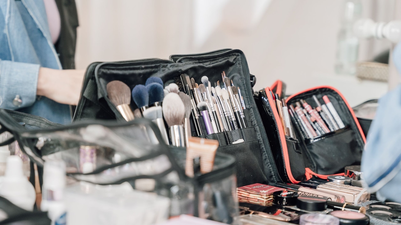 7 Travel Cosmetic Bags To Keep Makeup And Toiletries Organised
