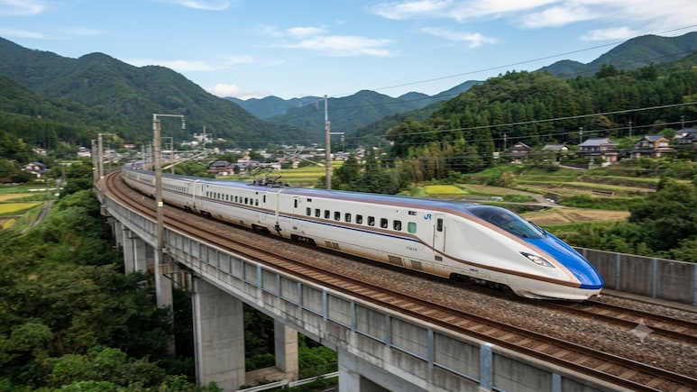 India Is Building Its Fastest-Ever Bullet Train To Match Japan's E10. Here's The Plan