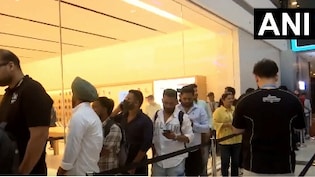 Video: Long Queues Outside Apple Stores In India As Sale Of New iPhones Begins
