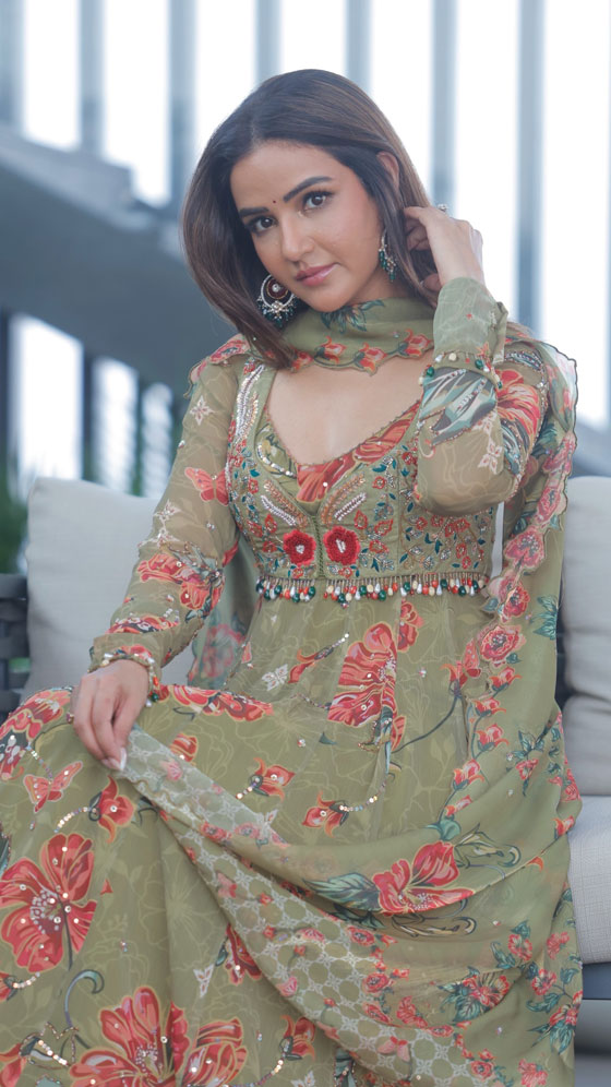 Jasmine Bhasin Blooms In A Floral Anarkali