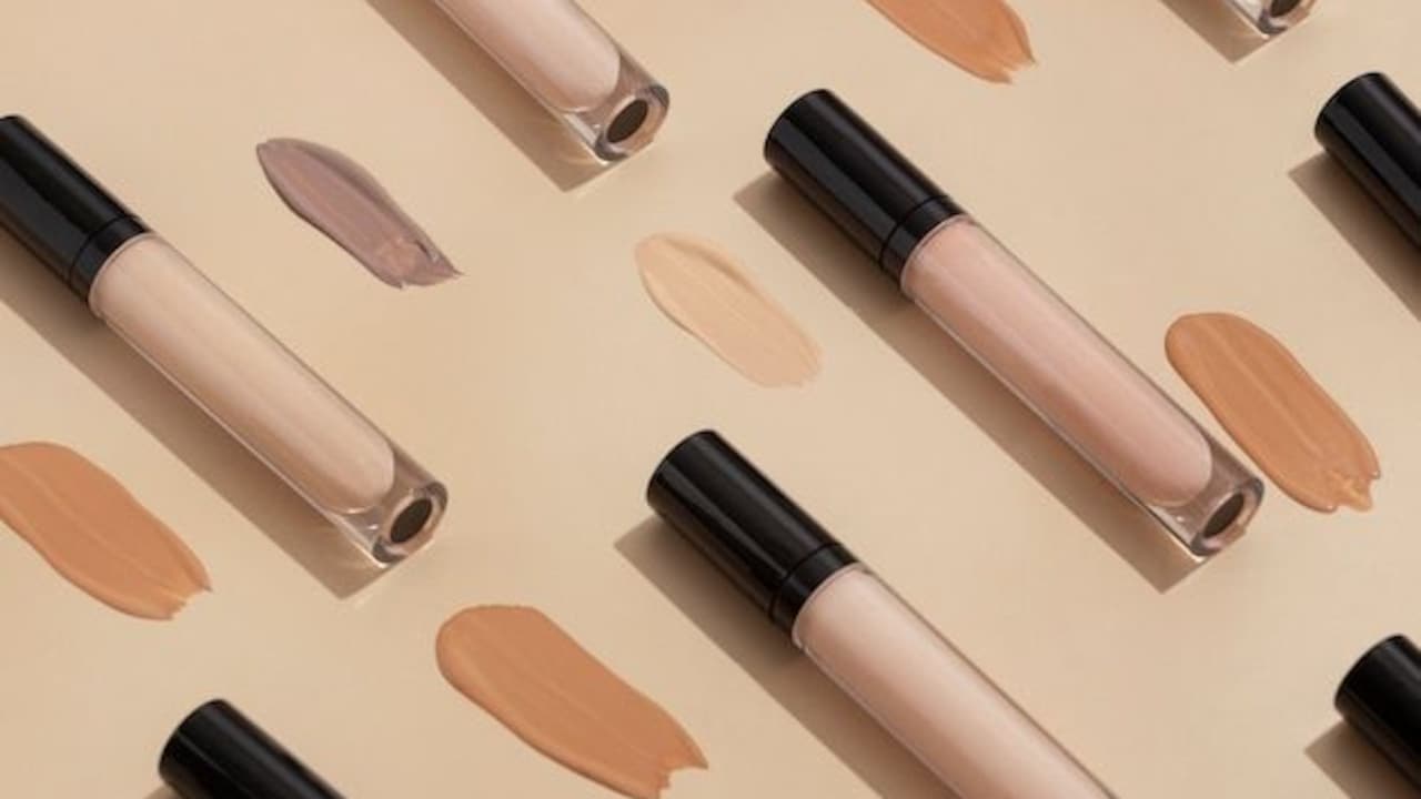 Why Does Concealer Crease Under The Eyes? 10 Reasons And Easy Fixes Why Does Concealer Crease Under The Eyes? 10 Reasons And Easy Fixes