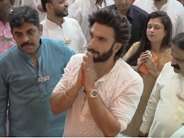 Watch: Dad-To-Be Ranveer Singh Offers Prayers At Lalbaugcha Raja. Internet Loves His 'Matured' Look