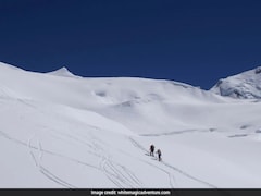 नेपाल में तिब्बत सीमा के पास हिमस्खलन, 10 लोग लापता, खराब मौसम ने और बढ़ाई परेशानी