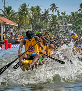 Red Bull Vallam Vali Turns Keralams Iconic Boat Racing Tradition Into A Tug Of Oars Spectacle
