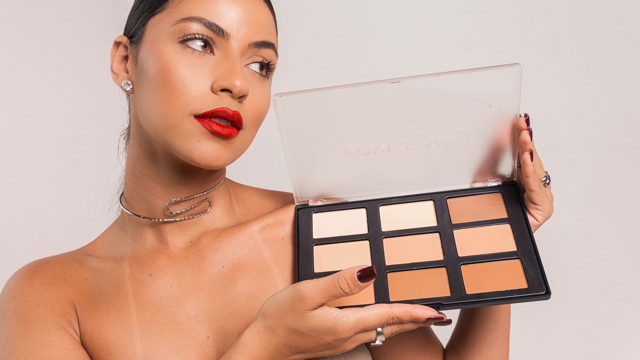Best Highlighters For A Radiant Makeup Look Best Highlighters For A Radiant Makeup Look
