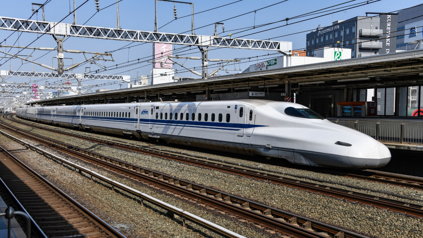 Japan And China Racing To Build World's Fastest Train That Would Beat Airplanes