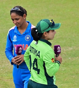 India vs Pakistan LIVE Score, Womens Asia Cup 2026: Suspense Over Handshake Ends; Harmanpreet Kaur Achieves World Record
