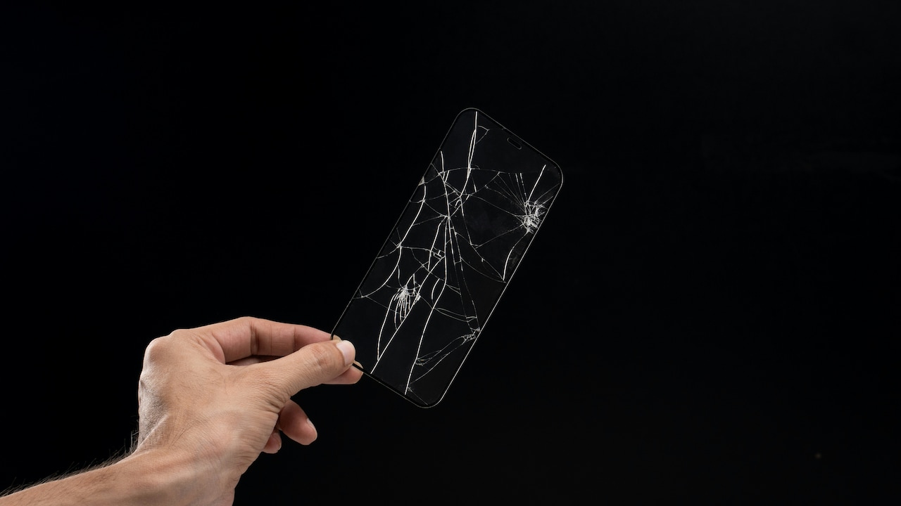 Man Earns Rs 60,000 A Month From Simple Tempered Glass Business, Internet Reacts