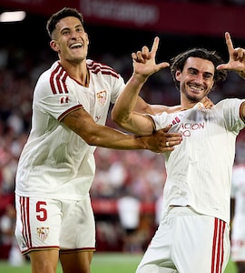 Sevilla Defeat Leaves Valencia Rooted To Bottom Of La Liga