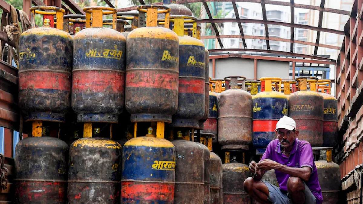 LPG सब्सिडी का बदला नियम! 1 अक्टूबर से पहले करना होगा ये काम, तभी मिलेगा सस्ता सिलेंडर, जानें आसान तरीका