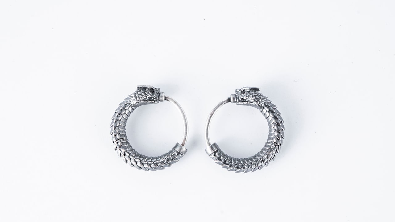 How To Stop Hoop Earrings From Tilting Forward: 10 Common Causes How To Stop Hoop Earrings From Tilting Forward: 10 Common Causes
