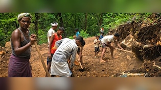 पहाड़ों से घिरे 16 घर...120 की आबादी : सरकार ने नहीं सुनी तो खुद ही बना दी गांव तक सड़क