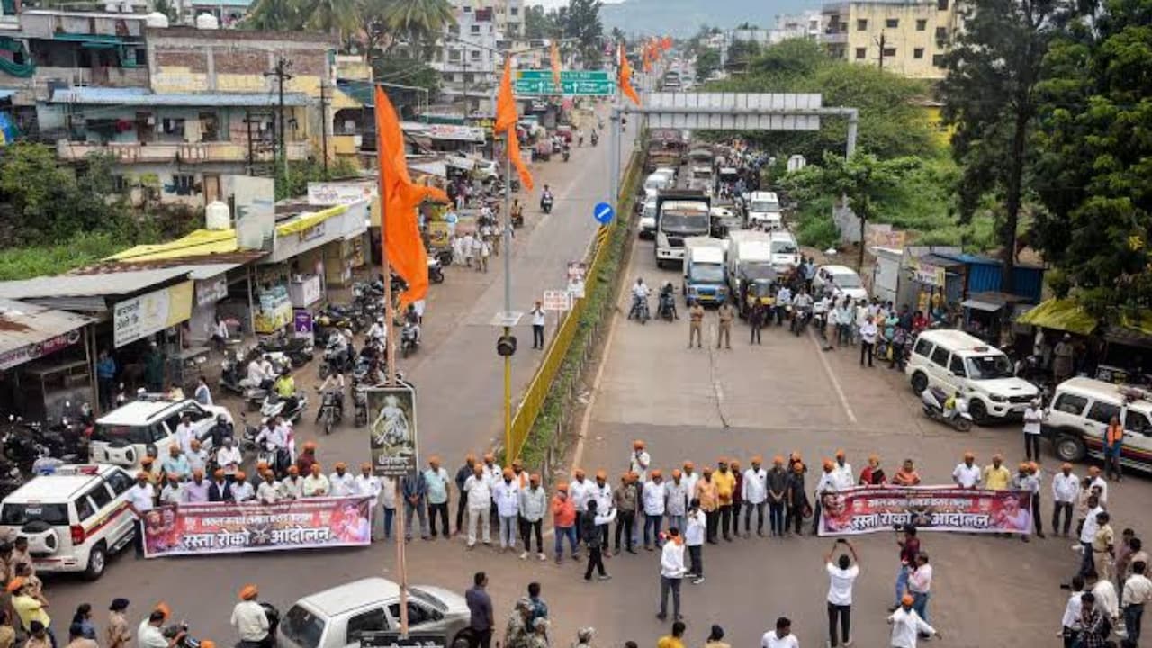 महाराष्ट्र में आरक्षण पर चौतरफा रण-मराठा, ओबीसी, एससी...कौन क्या मांग रहा है?