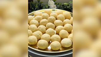 जन्माष्टमी पर कान्हा होंगे प्रसन्न, दूध और मिश्री से बनाएं उनका मनपसंद दिव्य प्रसाद, देखें वीडियो