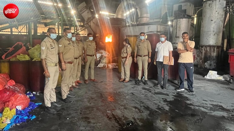 नोएडा में 'ऑपरेशन दहन': पुलिस ने 5.23 करोड़ का 972 किलो गांजा-चरस-कोकीन जलाया