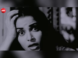 जानते हैं 64 साल पुराने वहीदा रहमान के गाने 'भंवरा बड़ा नादान हाय' में कितनी बाए आए थे 'भंवरा' और 'हाय' शब्द?