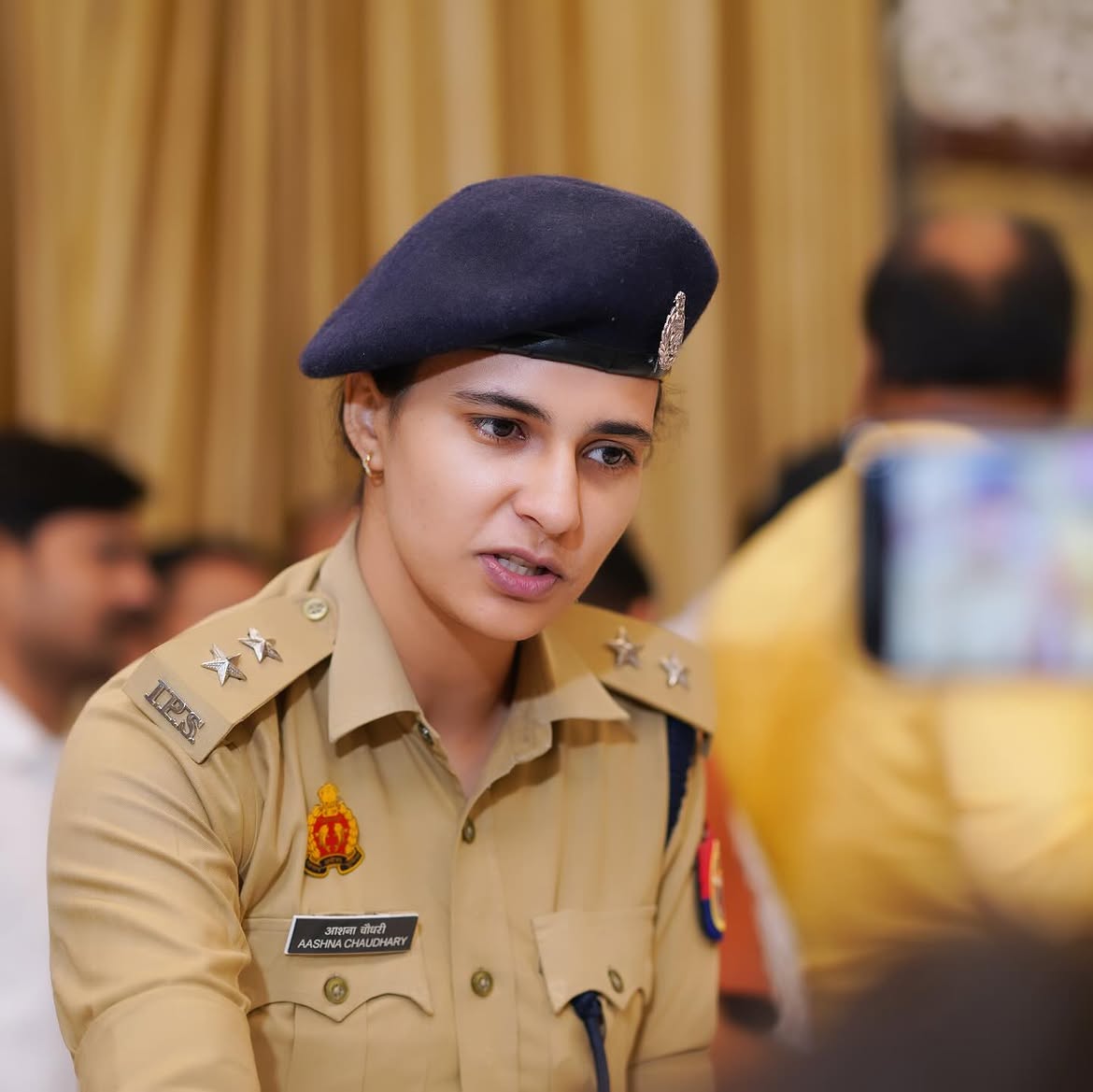 ips aashna chaudhary 80s ai photo trend dil ke musafir