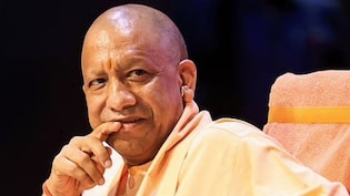 बिजनौर-मुरादाबाद से कानपुर-हरदोई तक 14 जिलों के डीएम का ट्रांसफर, यूपी में देर रात 31 IAS अफसरों के तबादले