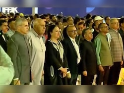 Abdullahs Stand For Full <i>Vande Mataram</i>, Congress Objects, Told To Sit Down