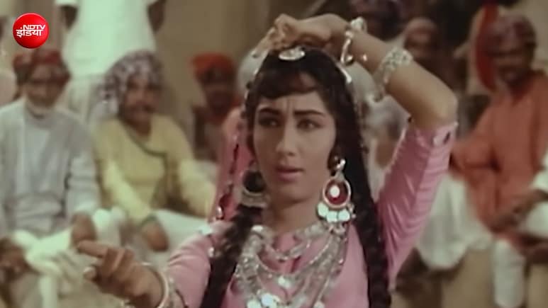 60 साल पुराना वो गाना जिसने झूमके को कर दिया था मशहूर, रेडियो पर बार-बार होती बजाने की डिमांड, Gen-Z के दादा-दादी का है फेवरेट