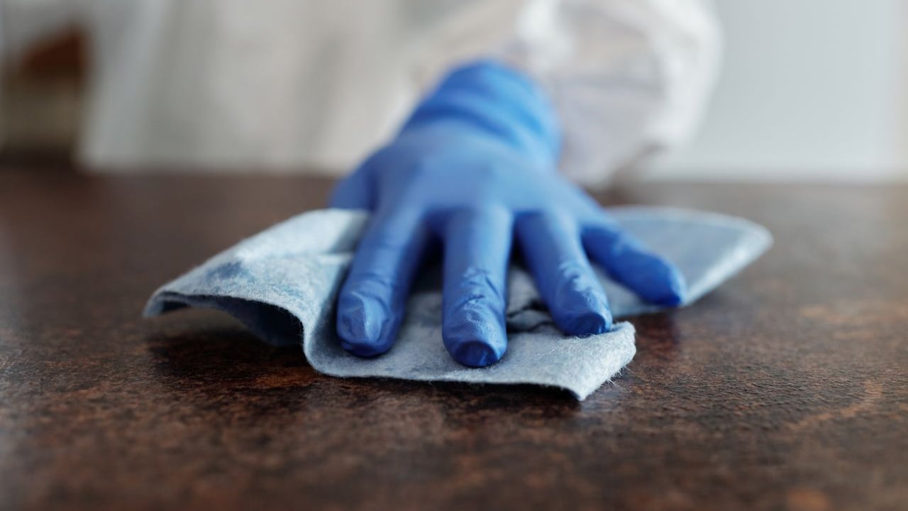 Microfibre Cloth Vs Paper Towels Which Is Better Microfibre Cloth Vs Paper Towels Which Is Better