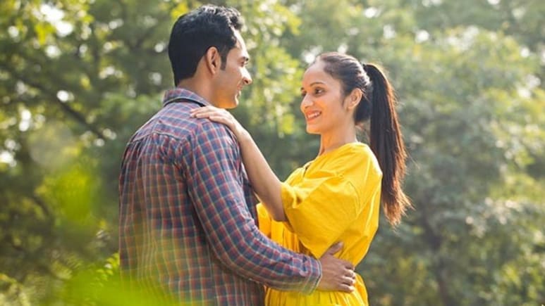 प्यार सिर्फ 'I Love You' बोलना नहीं होता, 5 तरीके जिनसे लोग बिना कहे जता देते हैं अपना प्यार