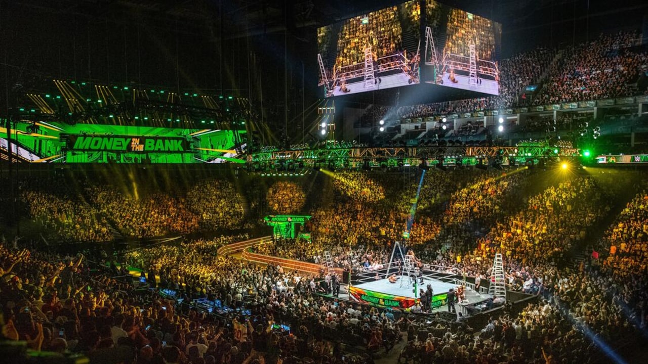 Ex-WWE Stars Back Together After Long-Distance Breakup