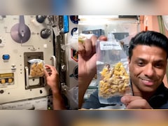 स्पेस में कैसे बनता है खाना? शुभांशु शुक्ला ने 28,000 किमी/घंटा की रफ्तार में बनाया मैंगो सलाद, देखें दिलचस्प नजारा