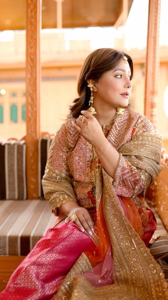 Hina Khan's Regal Pink Affair