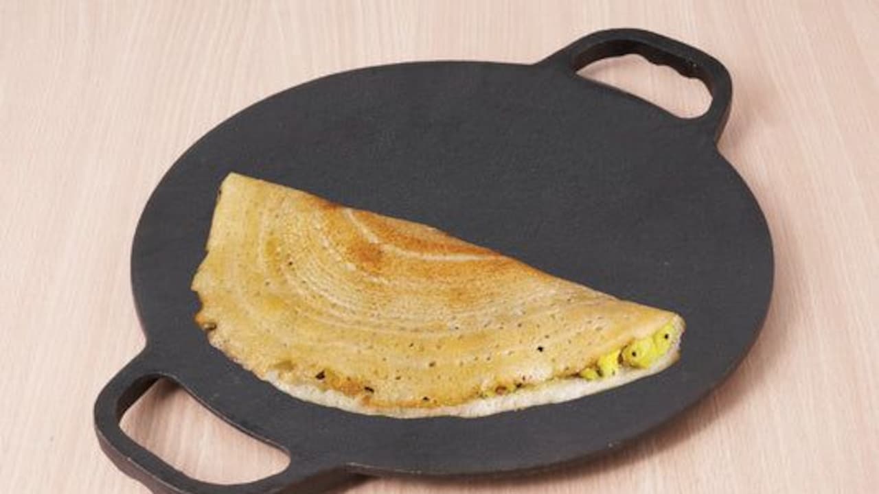 7 Cast-Iron Tawas For Better Browning Without Uneven Hot Spots