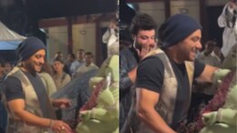 '<i>Aur Kitni</i> Wish <i>Mangega</i>?' Salman Khan Being Salman Khan Teases Varun Sharma At Ganapati Visarjan. Watch