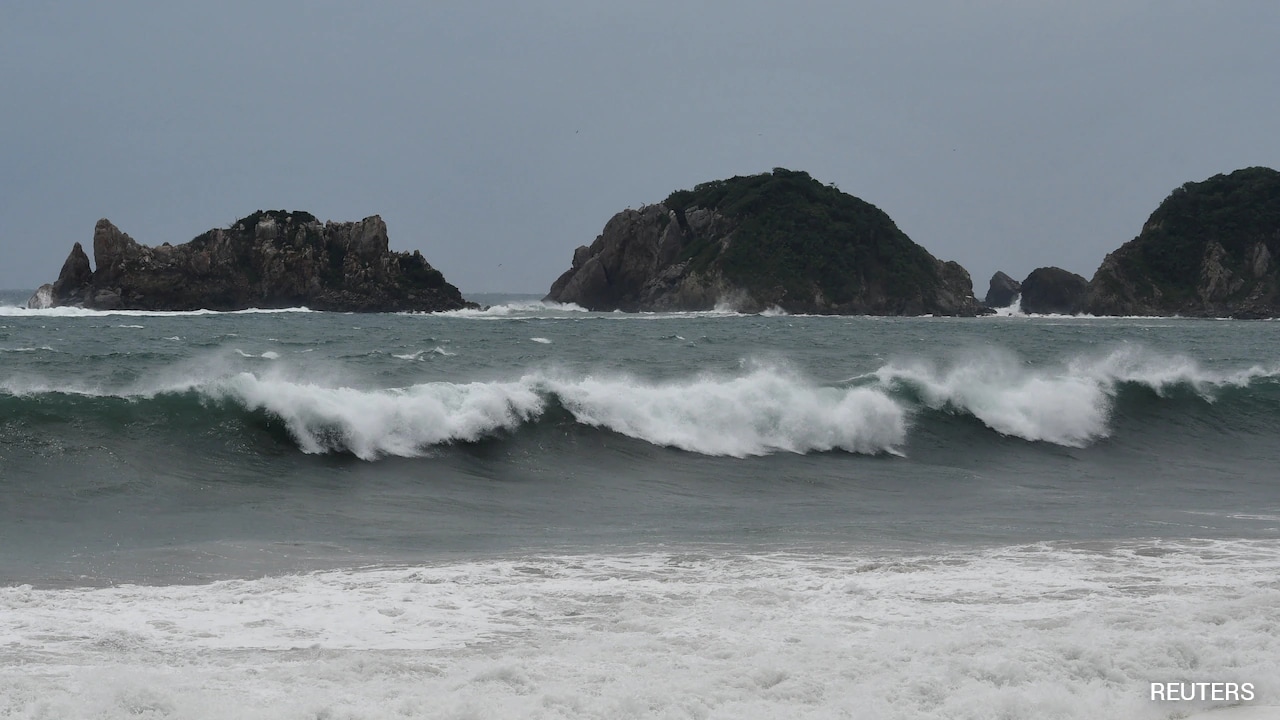 Powerful El Nino In Pacific Ocean Threatens California, Beaches Erode