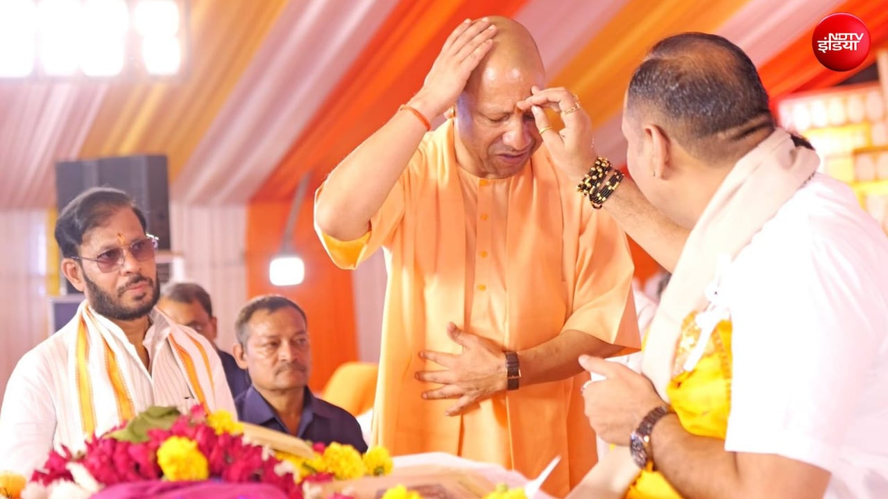 एक कथा और चर्चा अनंता... यूपी में एक कथा कैसे बदल रही राजनीति के समीकरण, भाजपा से सपा तक हलचल