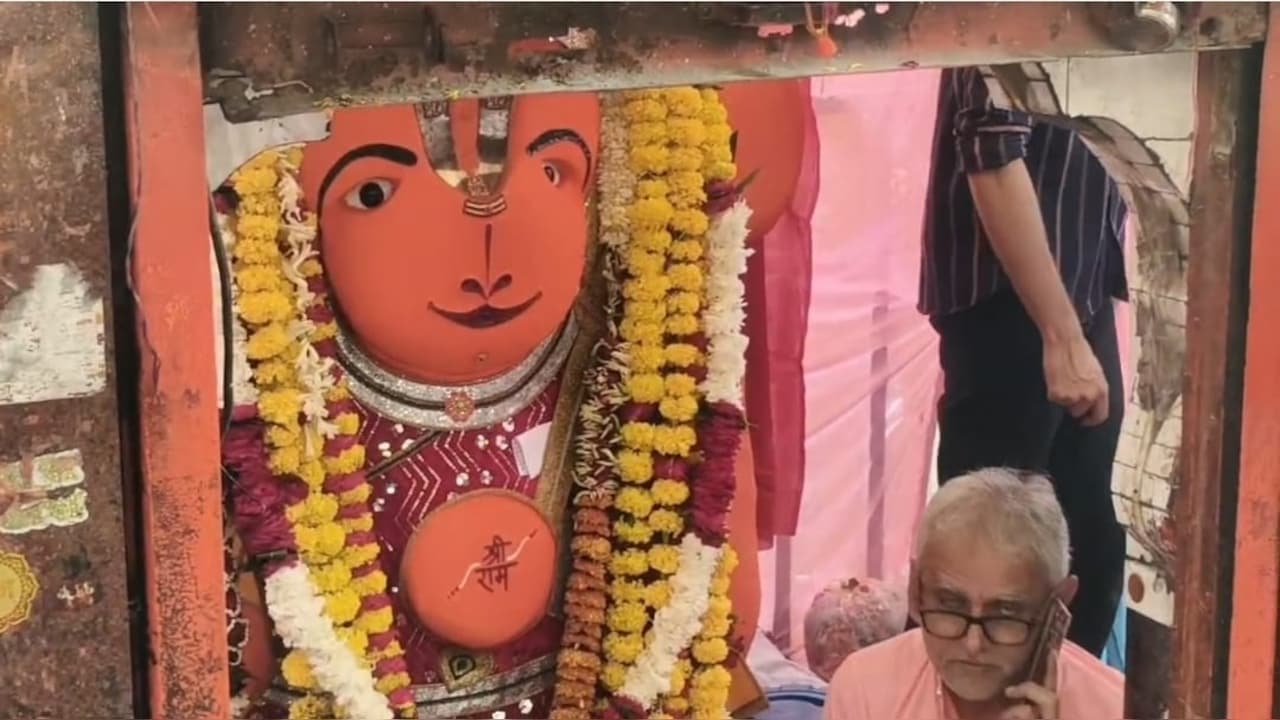 अब IIT बताएगी कैसे और कब हटेगी 'खड़े हनुमान' की प्रतिमा? कटर और मशीनें भी हो चुकी हैं फेल