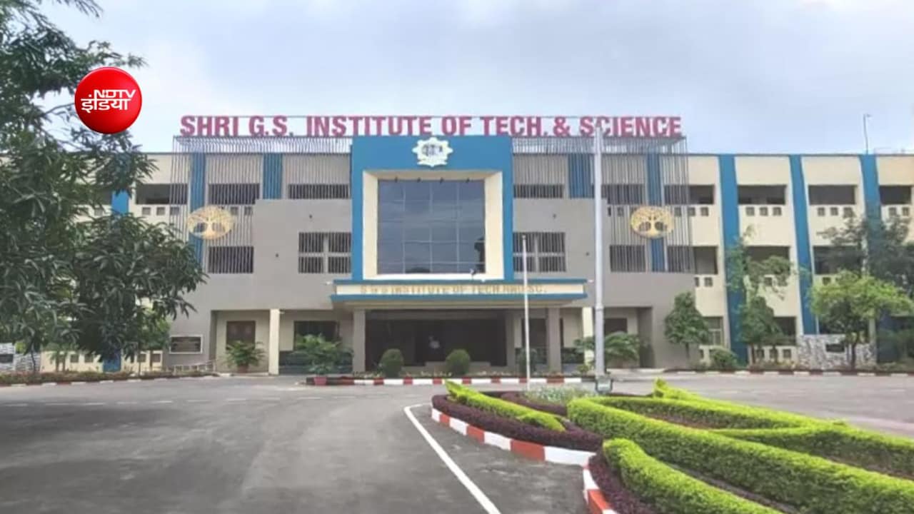 अब हिंदी से भी कर सकेंगे इंजीनियरिंग, BTech की ड‍िग्री के साथ सरकार देगी दो लाख रुपए
