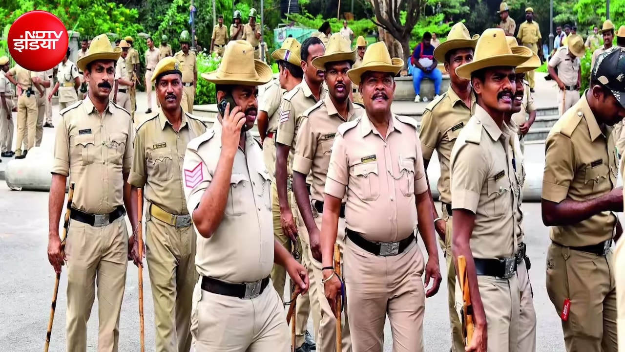पत्थरों से कुचलकर महिला की हत्या, मां के पास बिलखता रहा डेढ़ साल का मासूम, रुला देगी तस्वीर