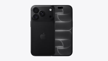 iPhone 18 Pro, Pro Max: Black Variant Returns; Fast Charging Hits 50% In 15 Minutes