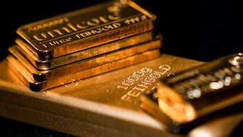 Gold Declines As Hormuz Impasse Keeps Rate-Hike Bets Elevated