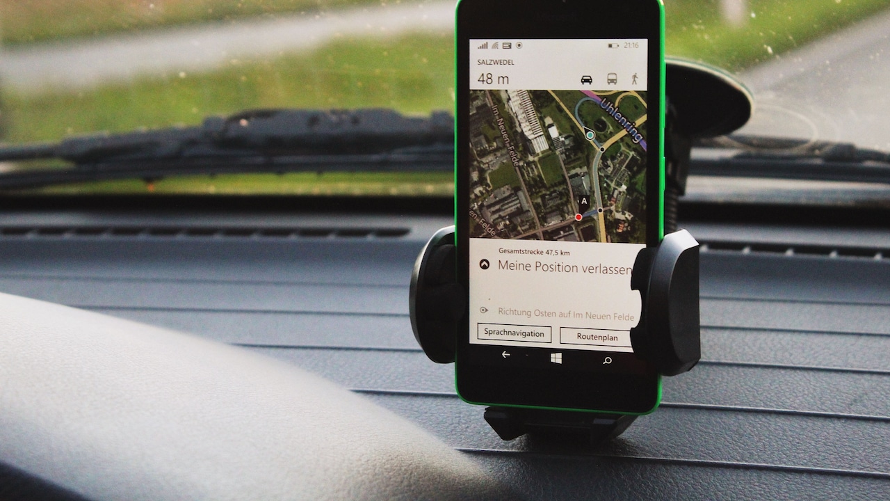 10 Reasons Your Dashboard Phone Holder Will Not Stick And How To Fix It