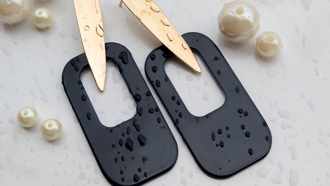 Why Artificial Earrings Tarnish Around The Hooks First: 10 Reasons Explained
