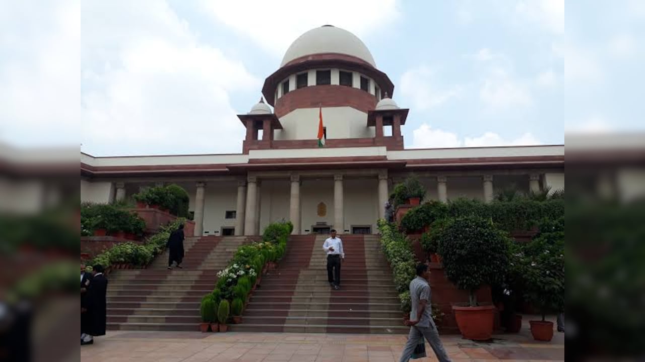 SC To Hear On Monday Plea Challenging Imposition Of MDR On UPI Payments Above Rs 2000